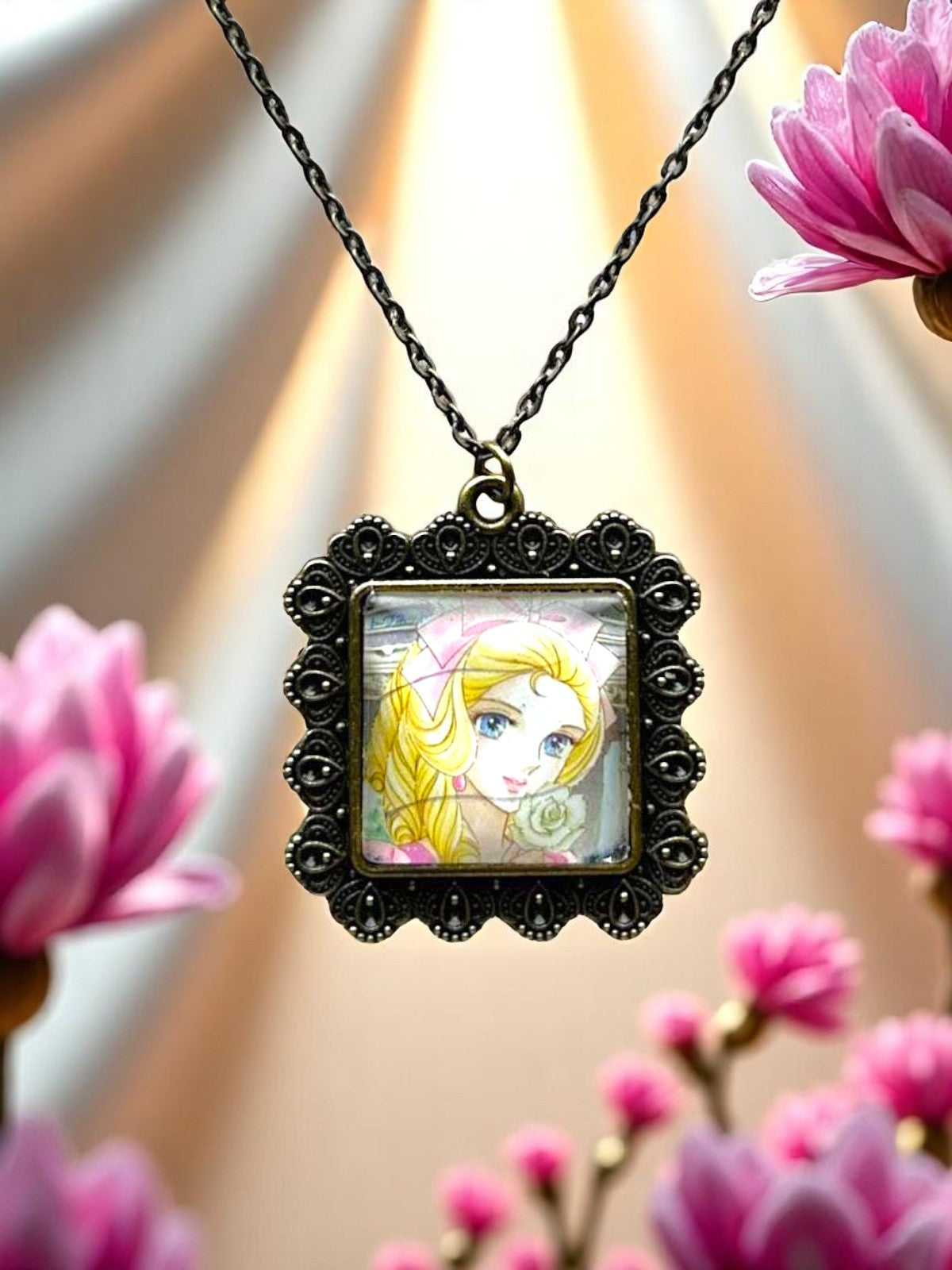 Collana Lady Oscar (La rosa di Versailles) - Maria Antonietta quadrata