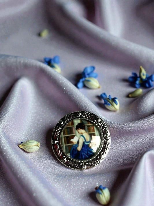 Spilla "Dans la Bibliothèque" - Toulmouche