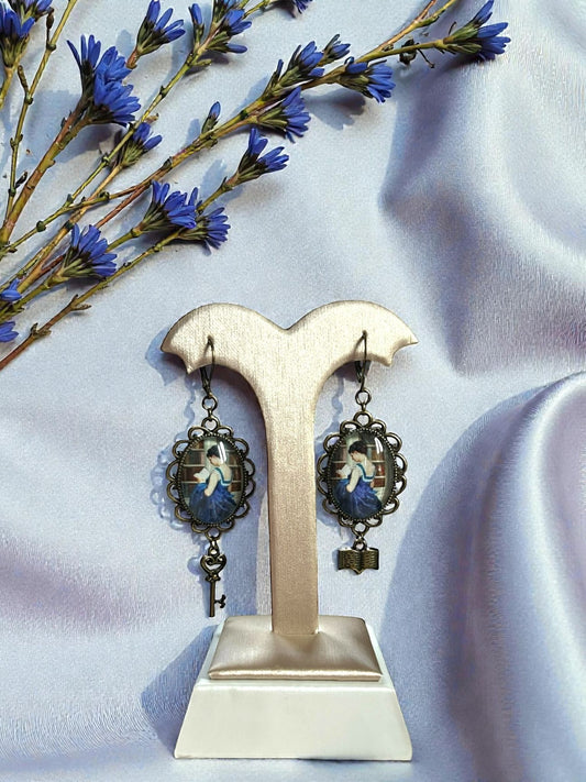 Orecchini Lettrice in Abito Blu