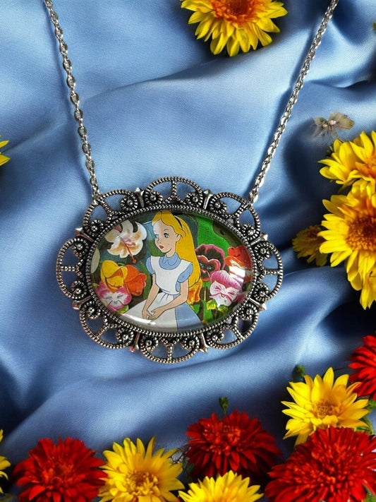 Collana Alice  in Wonderland "Il Canto dei Fiori" - Gioiello Musicale dal Giardino delle Meraviglie - Lady Nostalgia