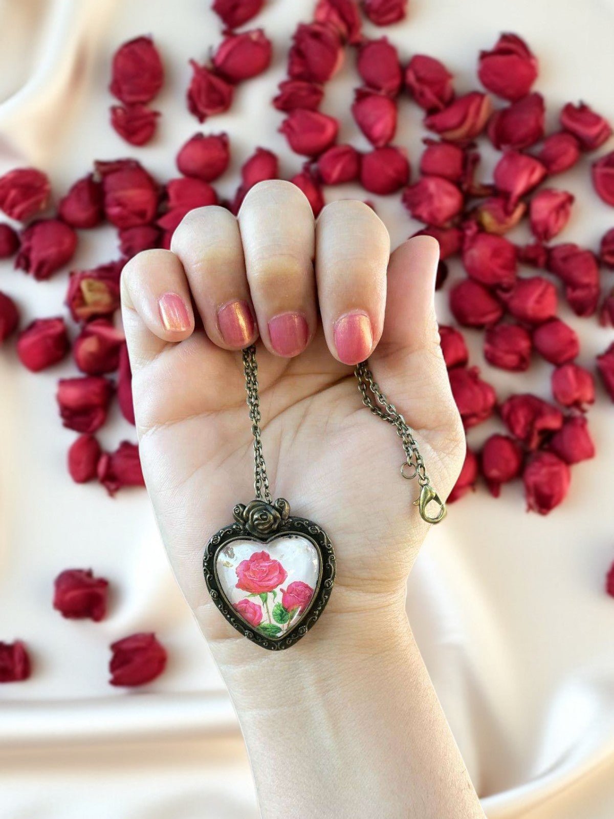 Collana cuore - Rose rosse (francobollo Guernsey 1992) - Lady Nostalgia