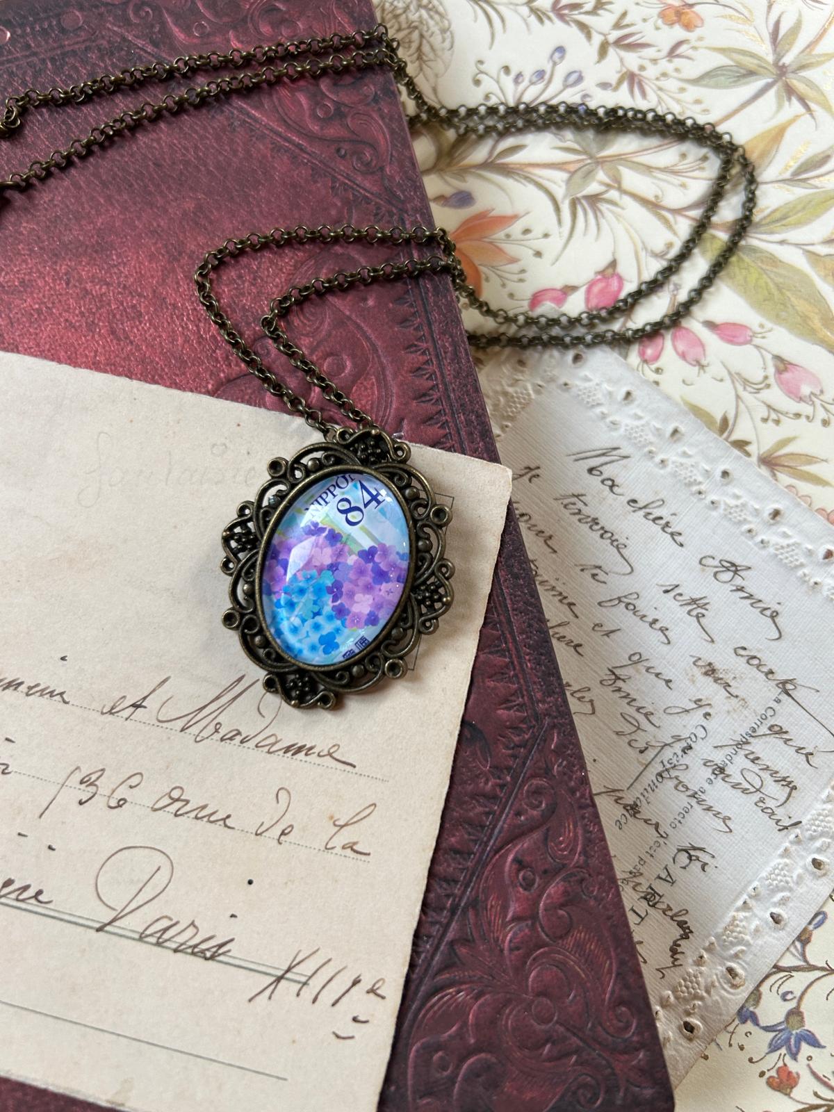 Collana fiori blu - francobollo giapponese - Lady Nostalgia