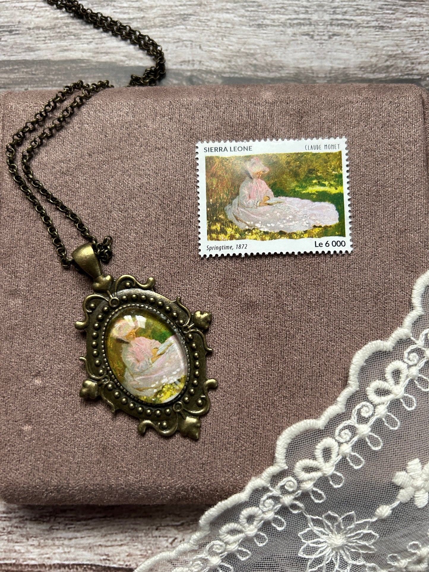 Collana Lettrice Monet (francobollo Sierra Leone 2015) - Lady Nostalgia