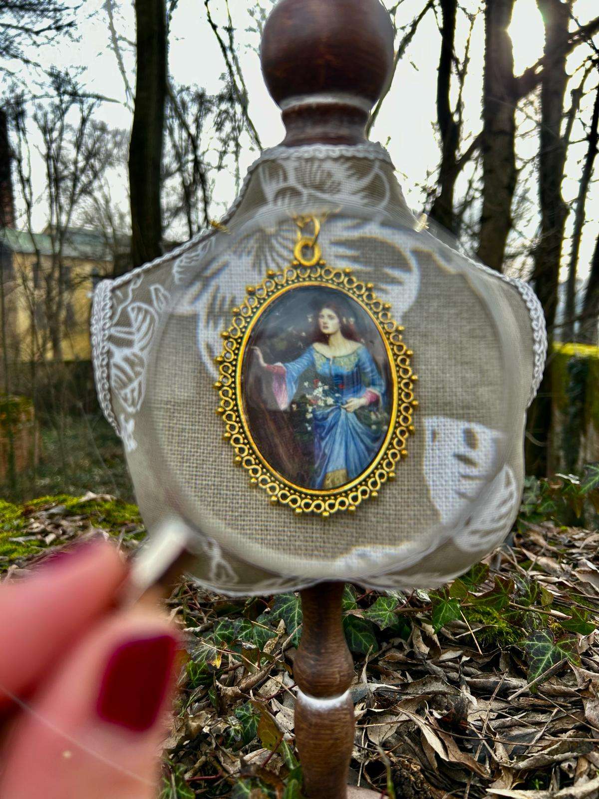 Collana Ofelia in blu - John William Waterhouse - Lady Nostalgia