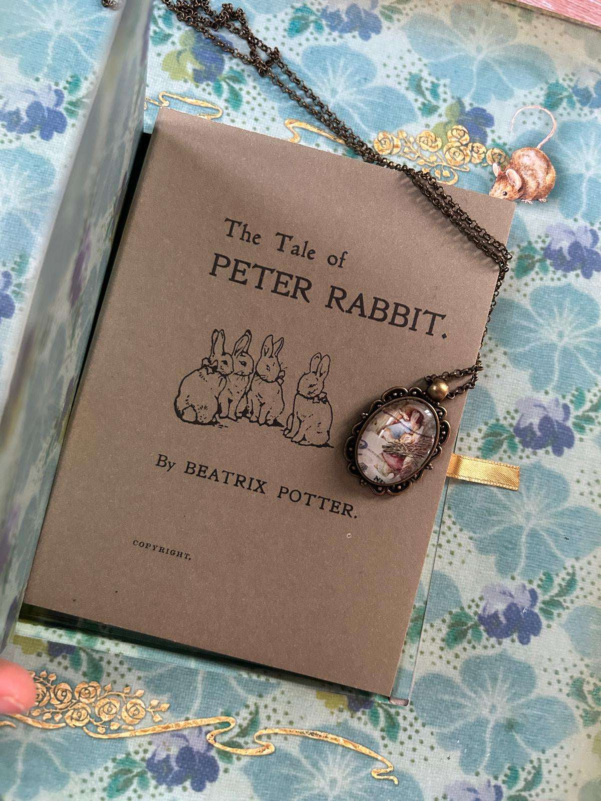 Collana Peter rabbit fa legna per l'inverno - Lady Nostalgia