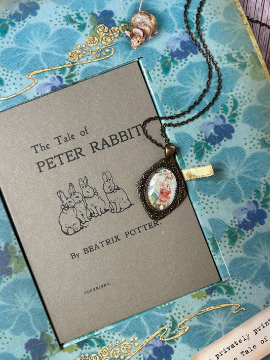 Collana Peter Rabbit raccoglie la frutta - Lady Nostalgia