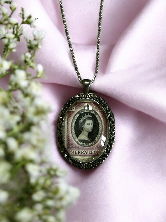 COLLANA REGINA ELISABETTA II INCORONAZIONE - BELLEZZA INDOMITA - Lady Nostalgia