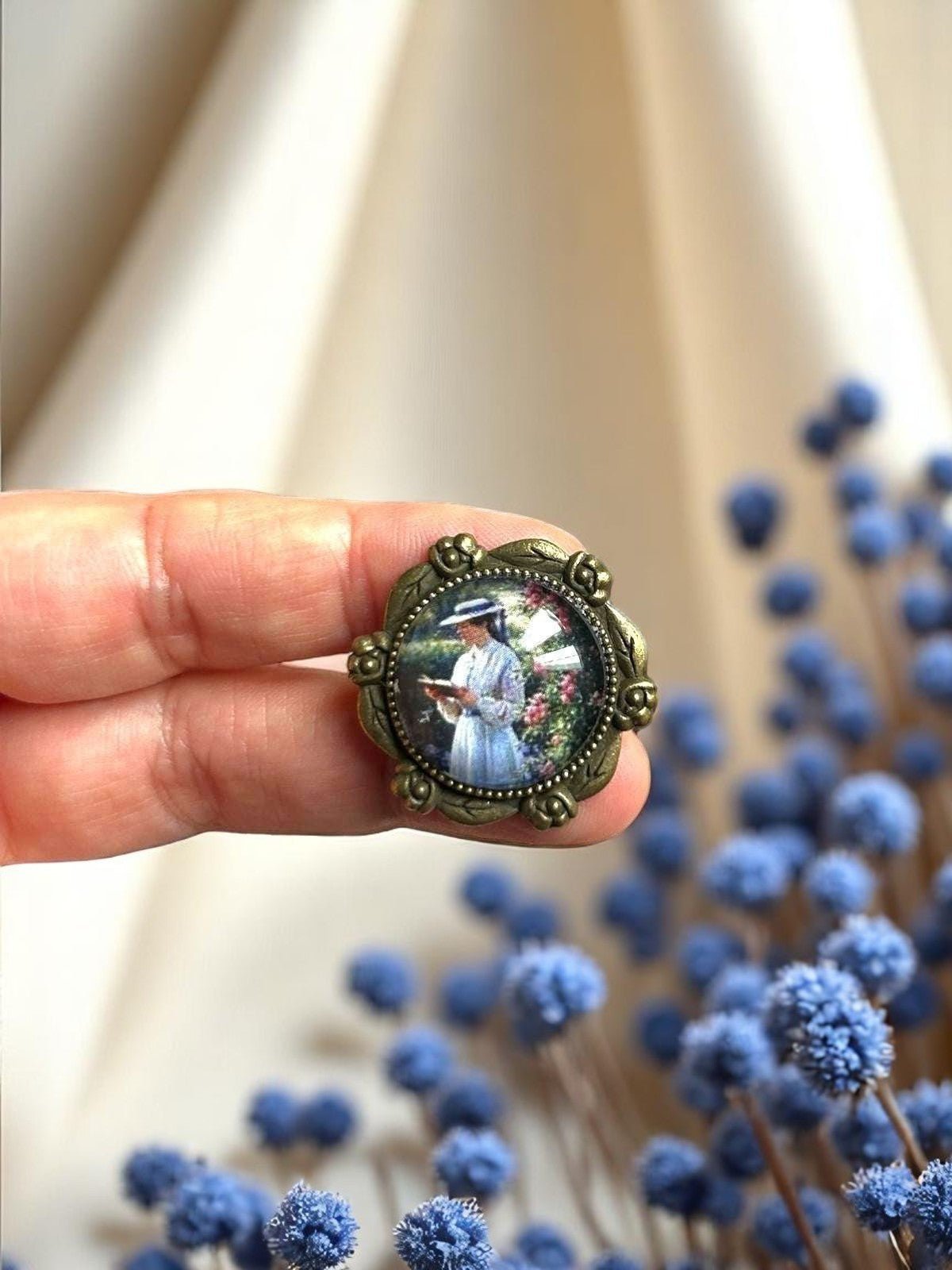 La dolce solitudine (Lettrice) - anello - Lady Nostalgia