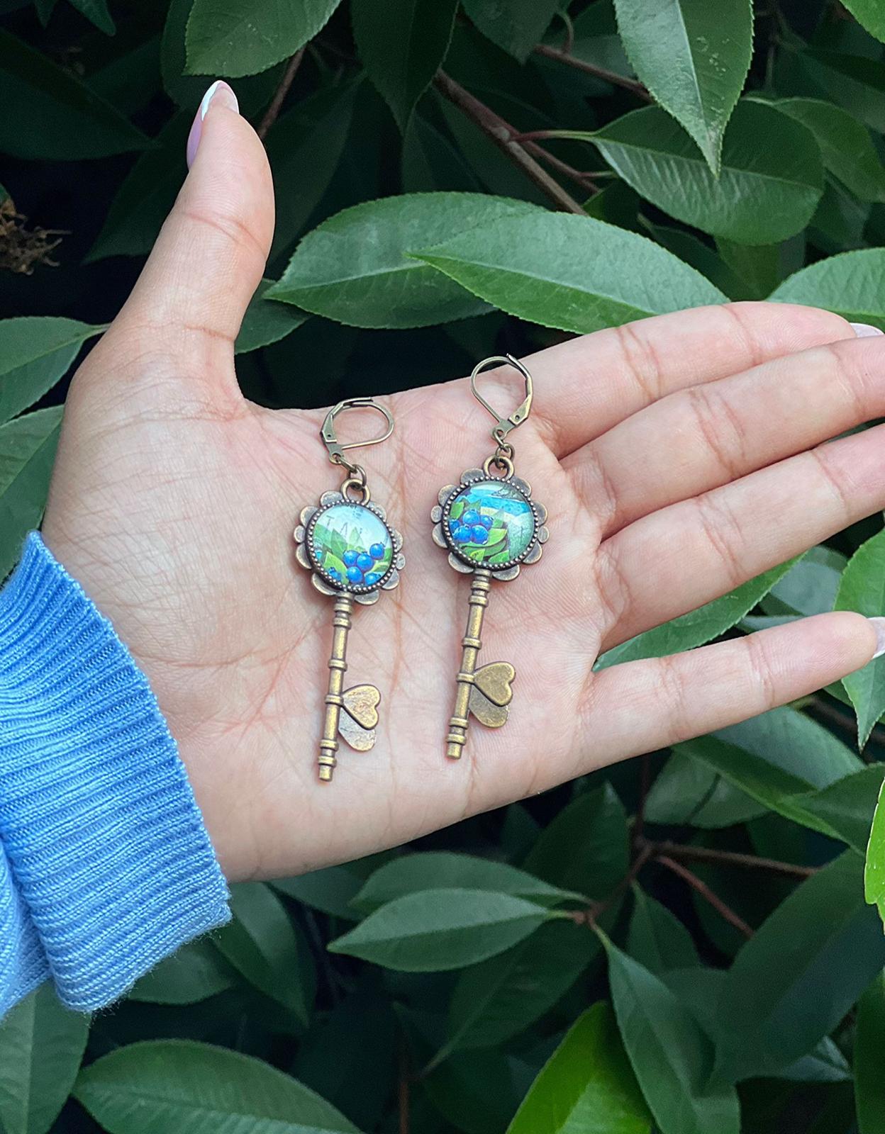 Orecchini chiave Mirtilli (francobollo Canada 1992) - Lady Nostalgia