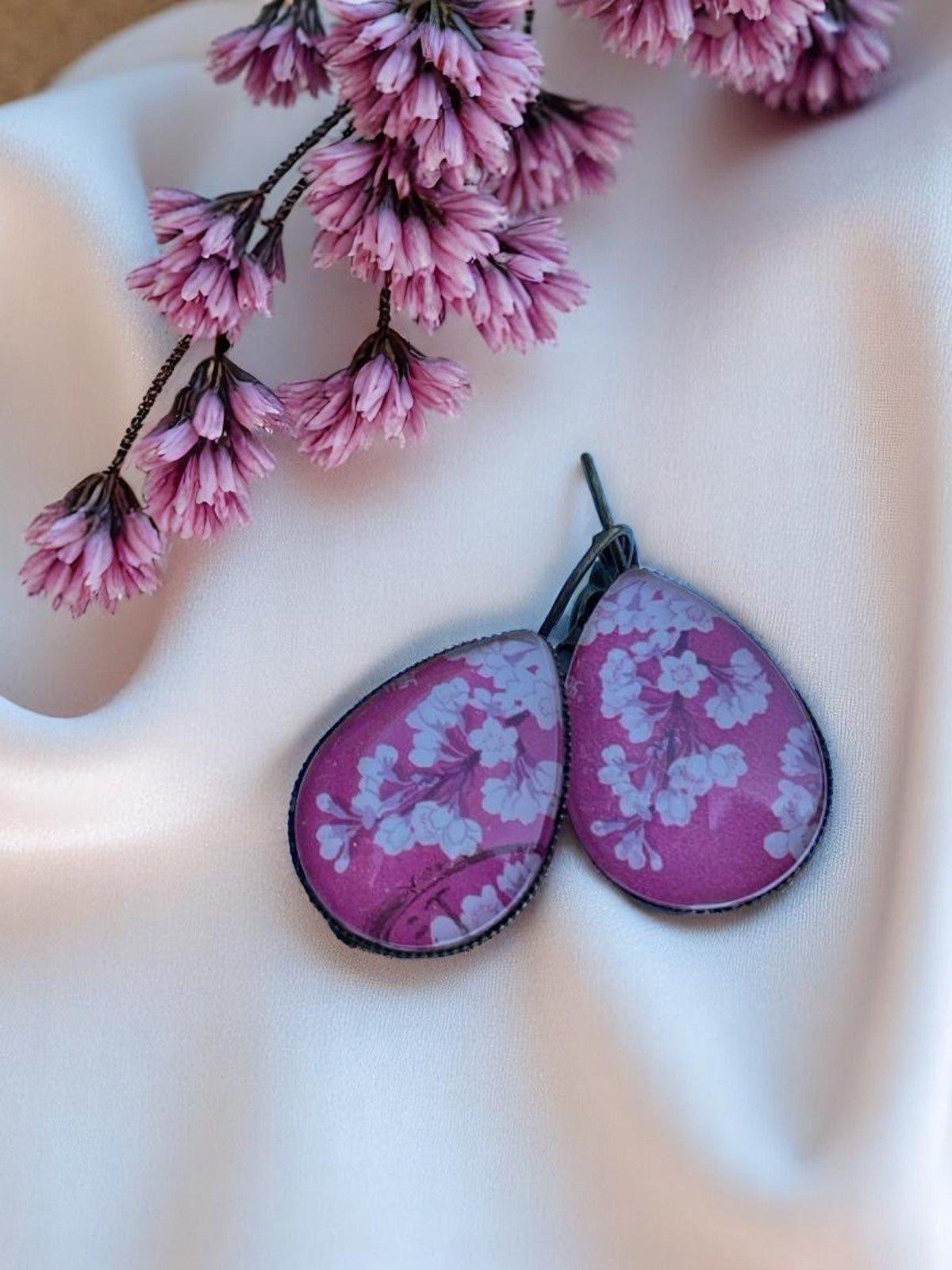 Orecchini goccia Fiori di Ciliegio (francobollo Giappone 1968) - Lady Nostalgia