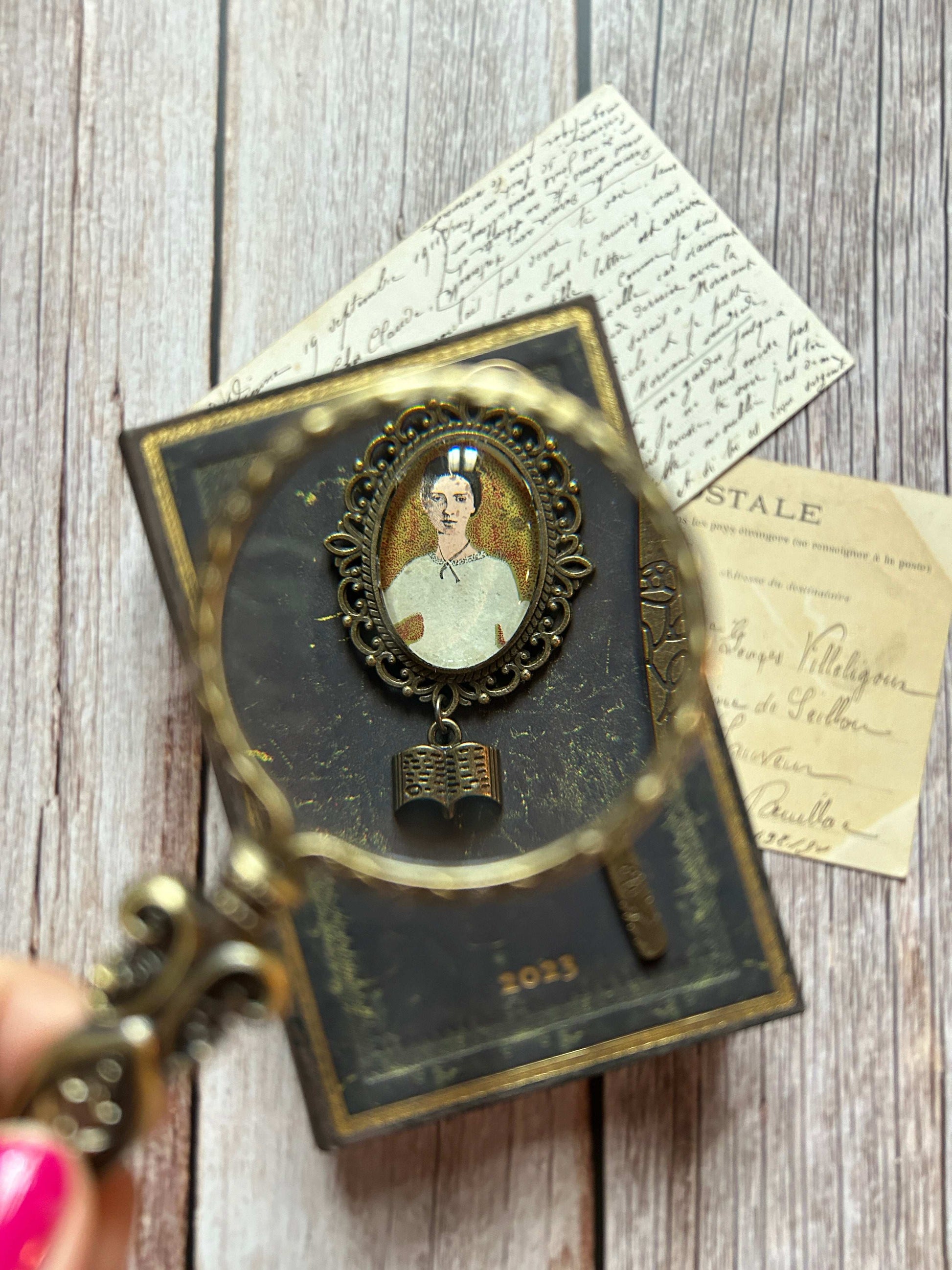 Segnalibro gioiello Emily Dickinson (versione 2) - Lady Nostalgia