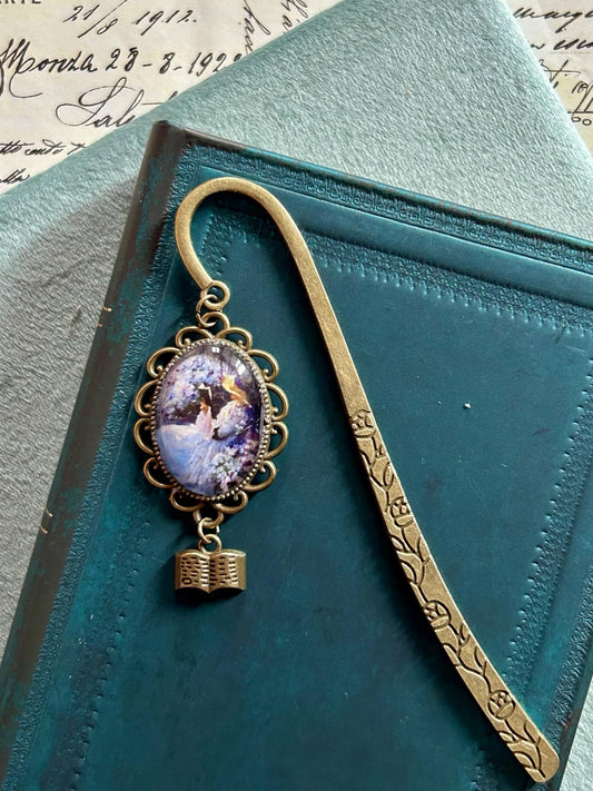 Segnalibro - gioiello Lettrice in viola - Lady Nostalgia