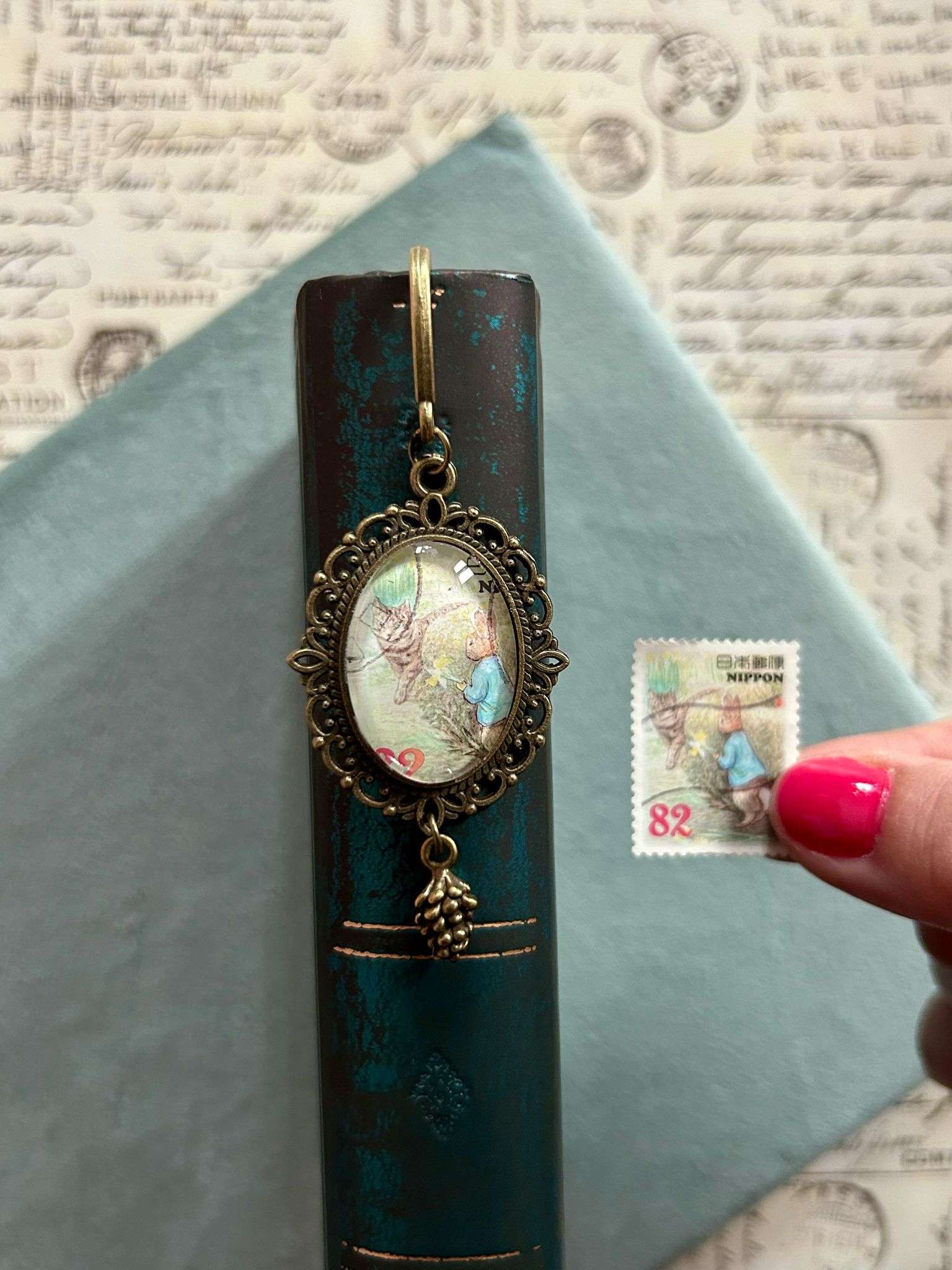 Segnalibro gioiello Peter Rabbit con Tom Micio - Lady Nostalgia