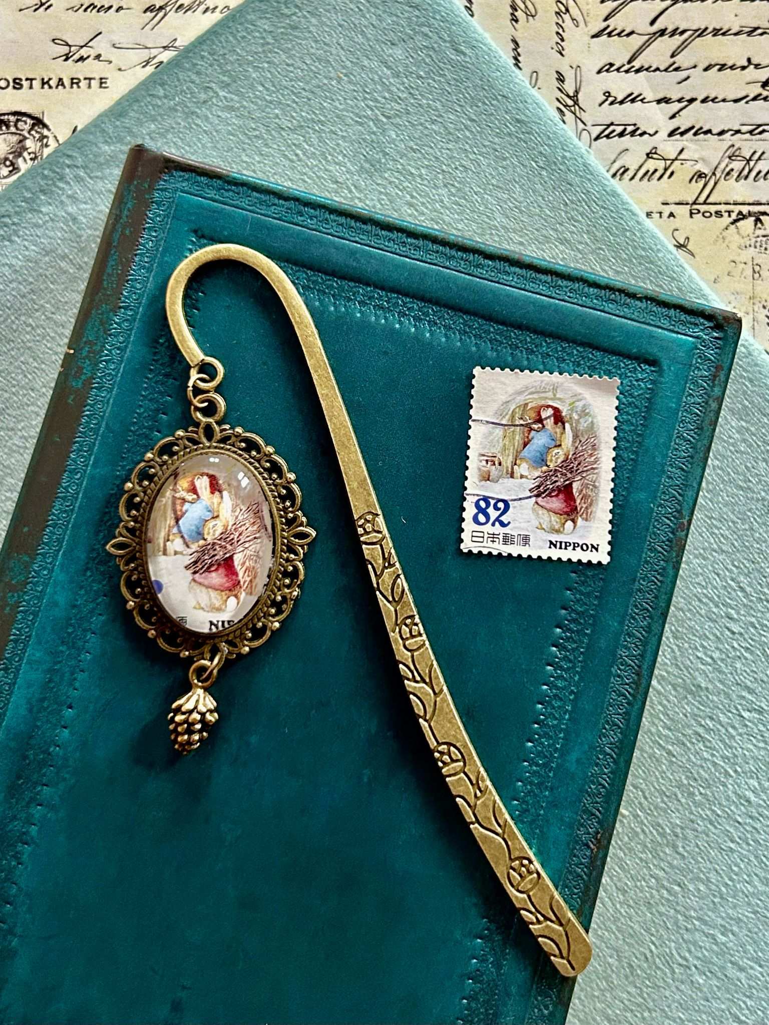 Segnalibro gioiello Peter Rabbit legna per l'inverno - Lady Nostalgia