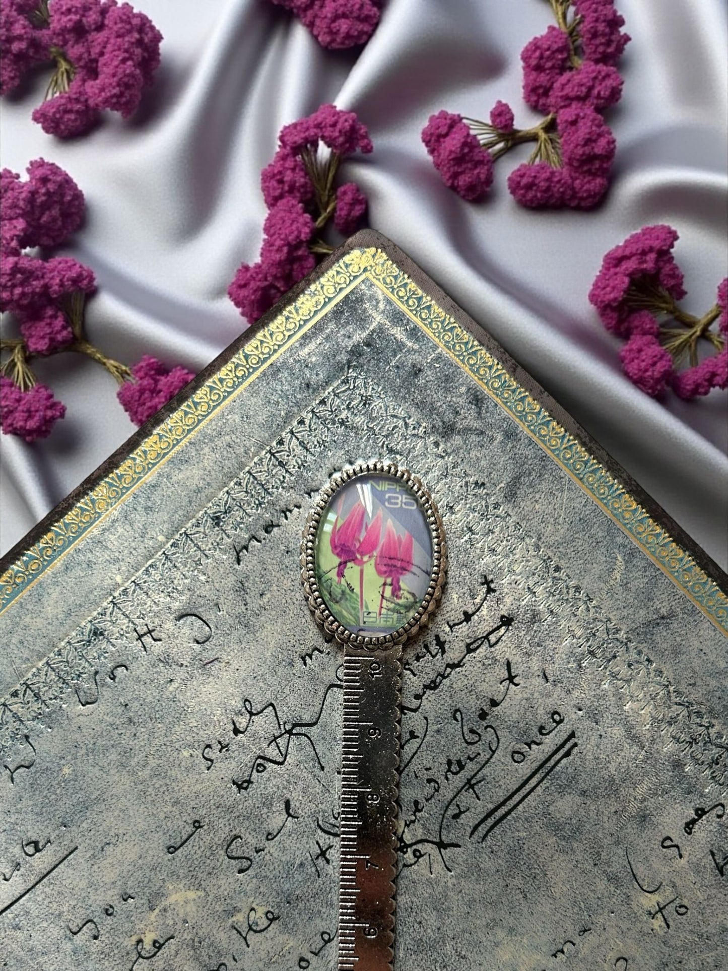 Segnalibro Omaggio - Fiori Fucsia dal Giappone - Lady Nostalgia