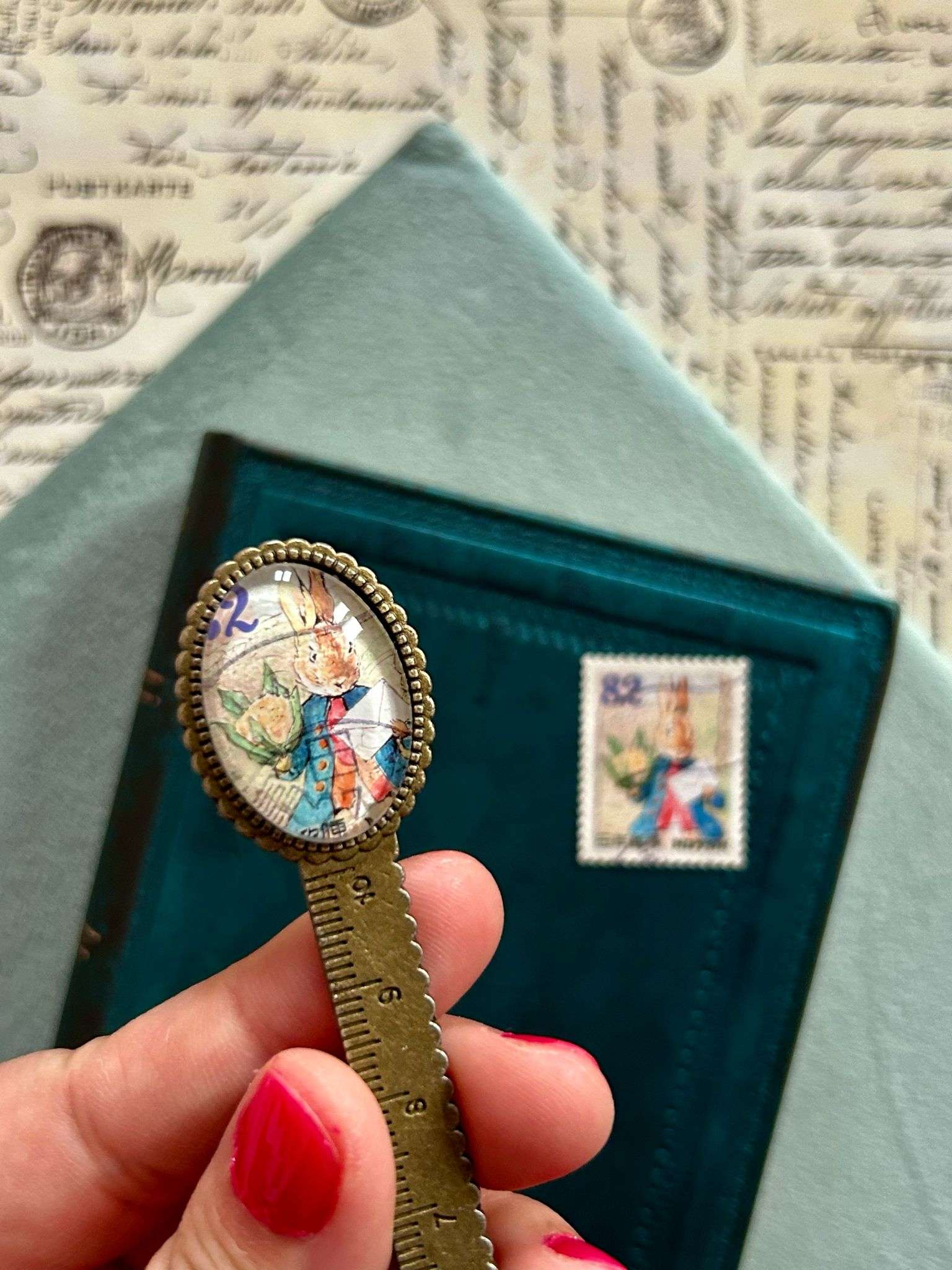 Segnalibro righello del romanticismo - Peter Rabbit si veste elegante 💕 - Lady Nostalgia