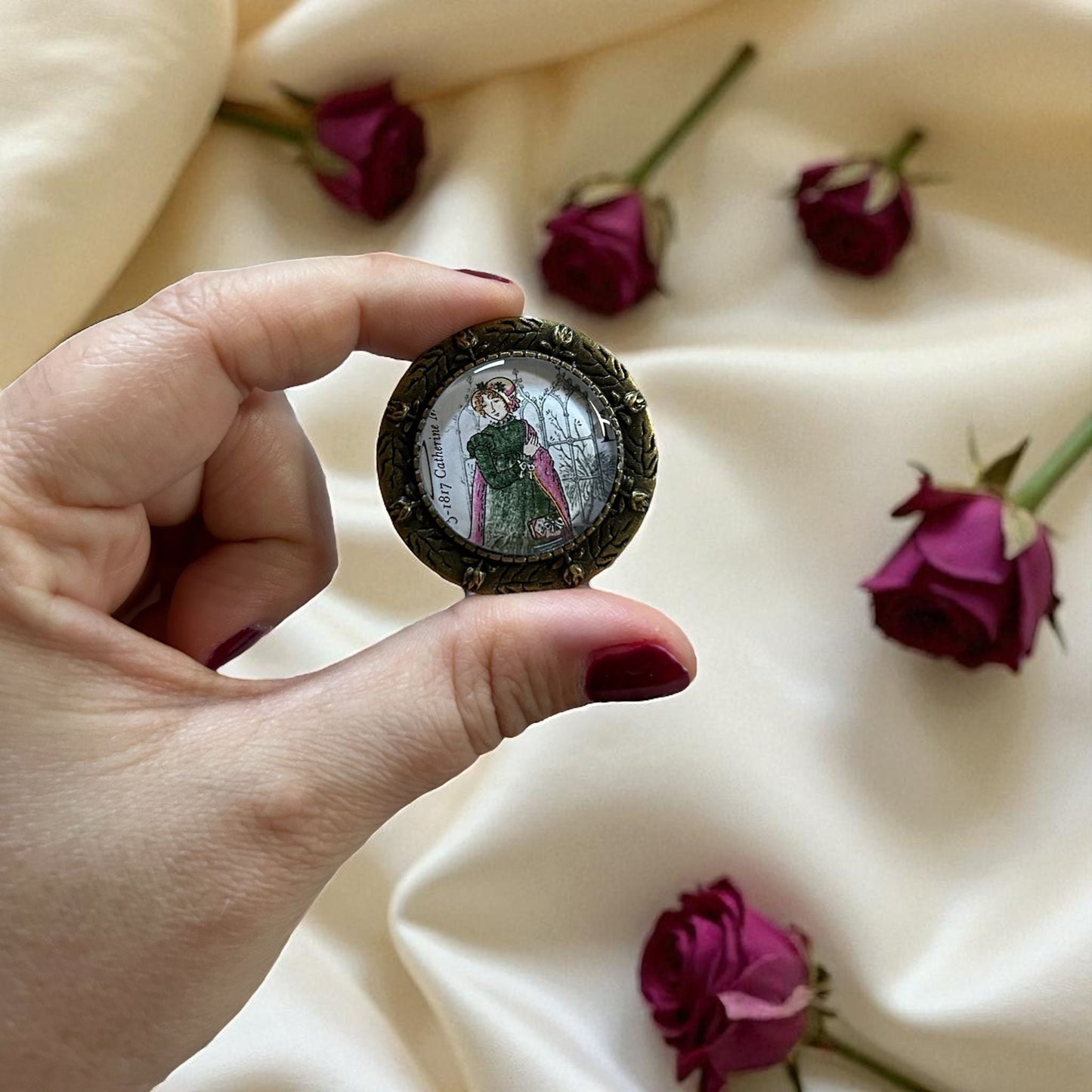 Spilla Jane Austen Catherine Morland Francobollo - Lady Nostalgia