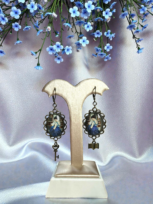 Orecchini Lettrice in Abito Blu