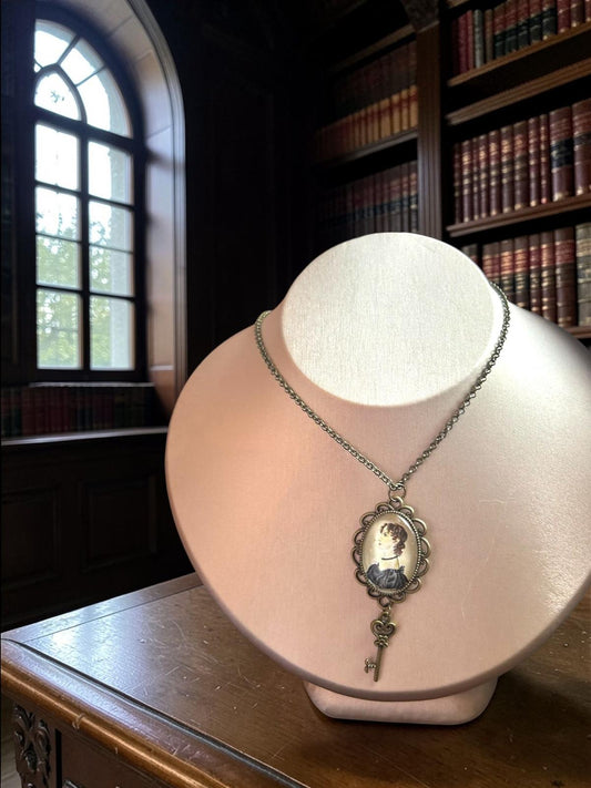 Collana Anne Brontë  da ritratto e charm chiave