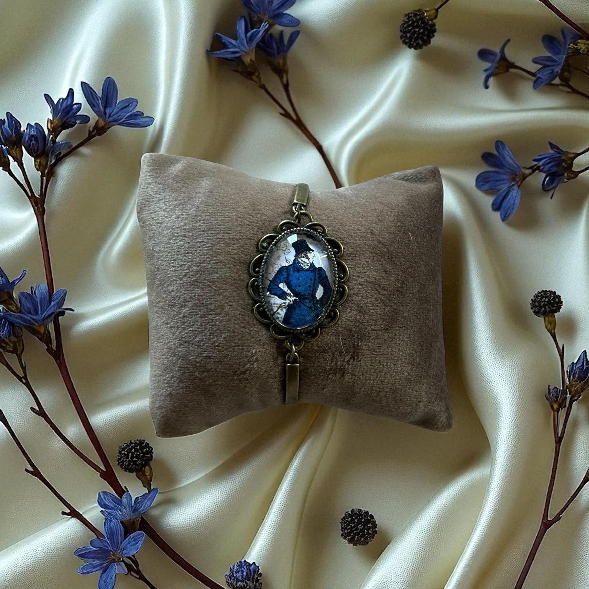 bracciale mr darcy jane austen da francobollo