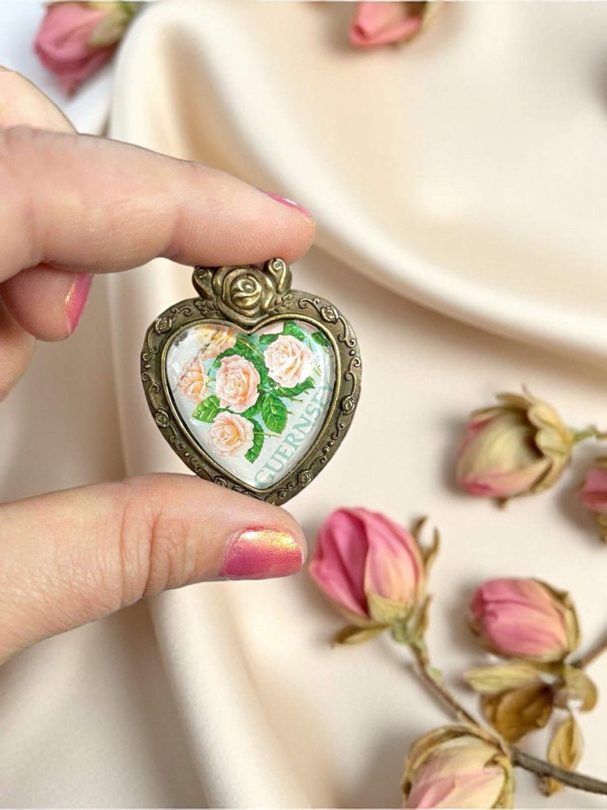 Collana Cuore Rose Rosa Guernsey 1992 - Gioiello Vintage - Lady Nostalgia