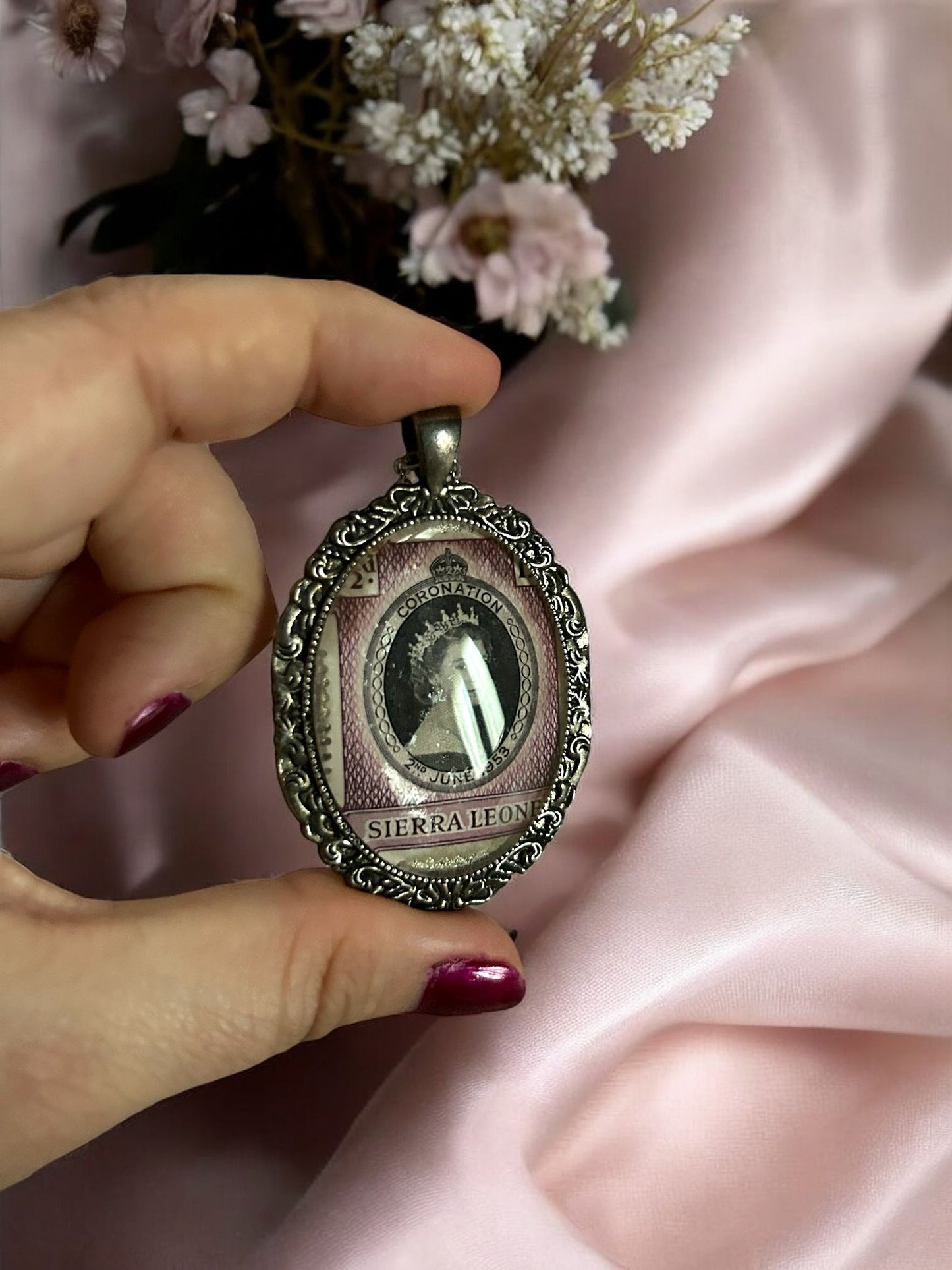 COLLANA REGINA ELISABETTA II INCORONAZIONE - BELLEZZA INDOMITA - Lady Nostalgia