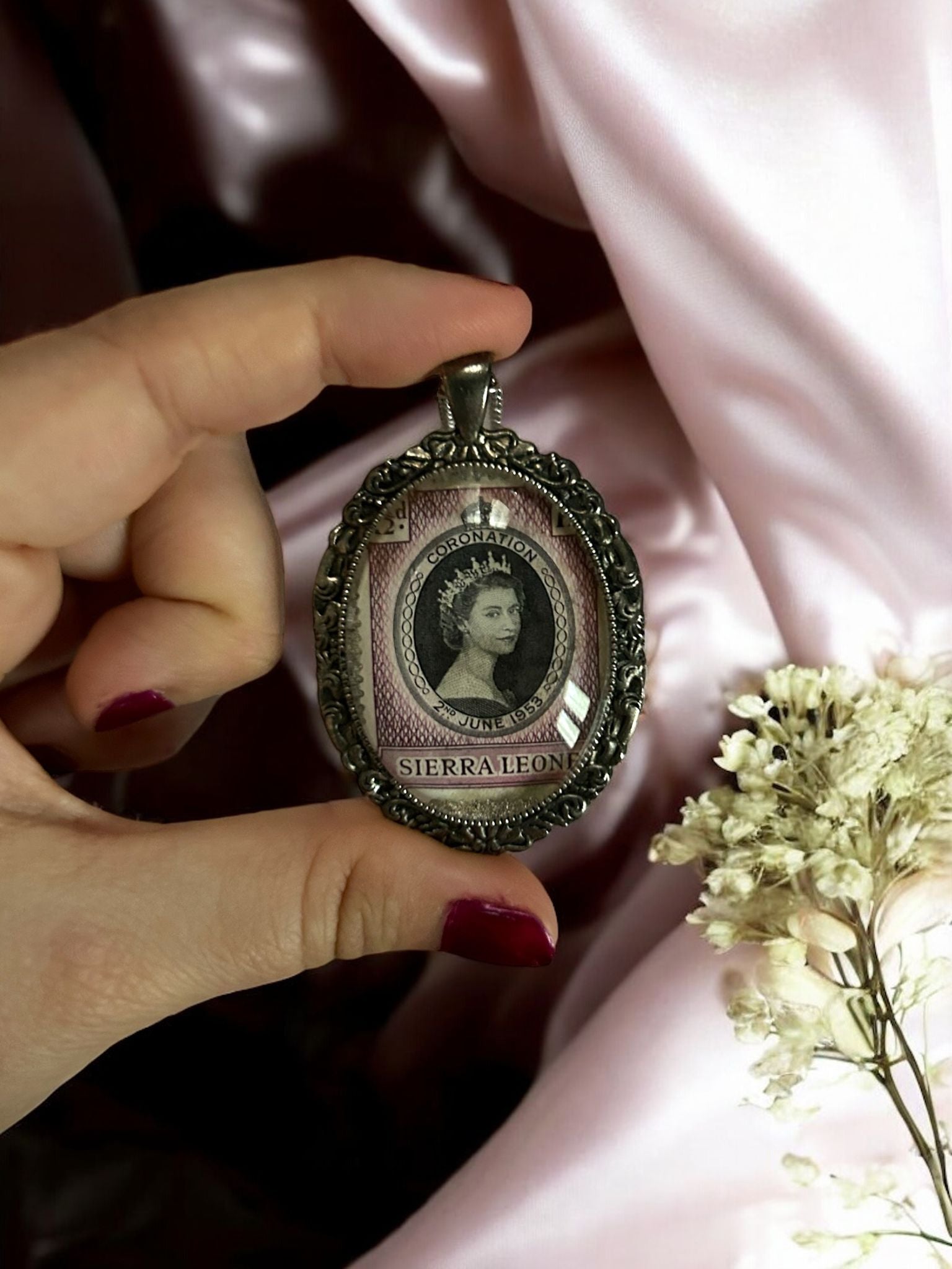 COLLANA REGINA ELISABETTA II INCORONAZIONE - BELLEZZA INDOMITA - Lady Nostalgia