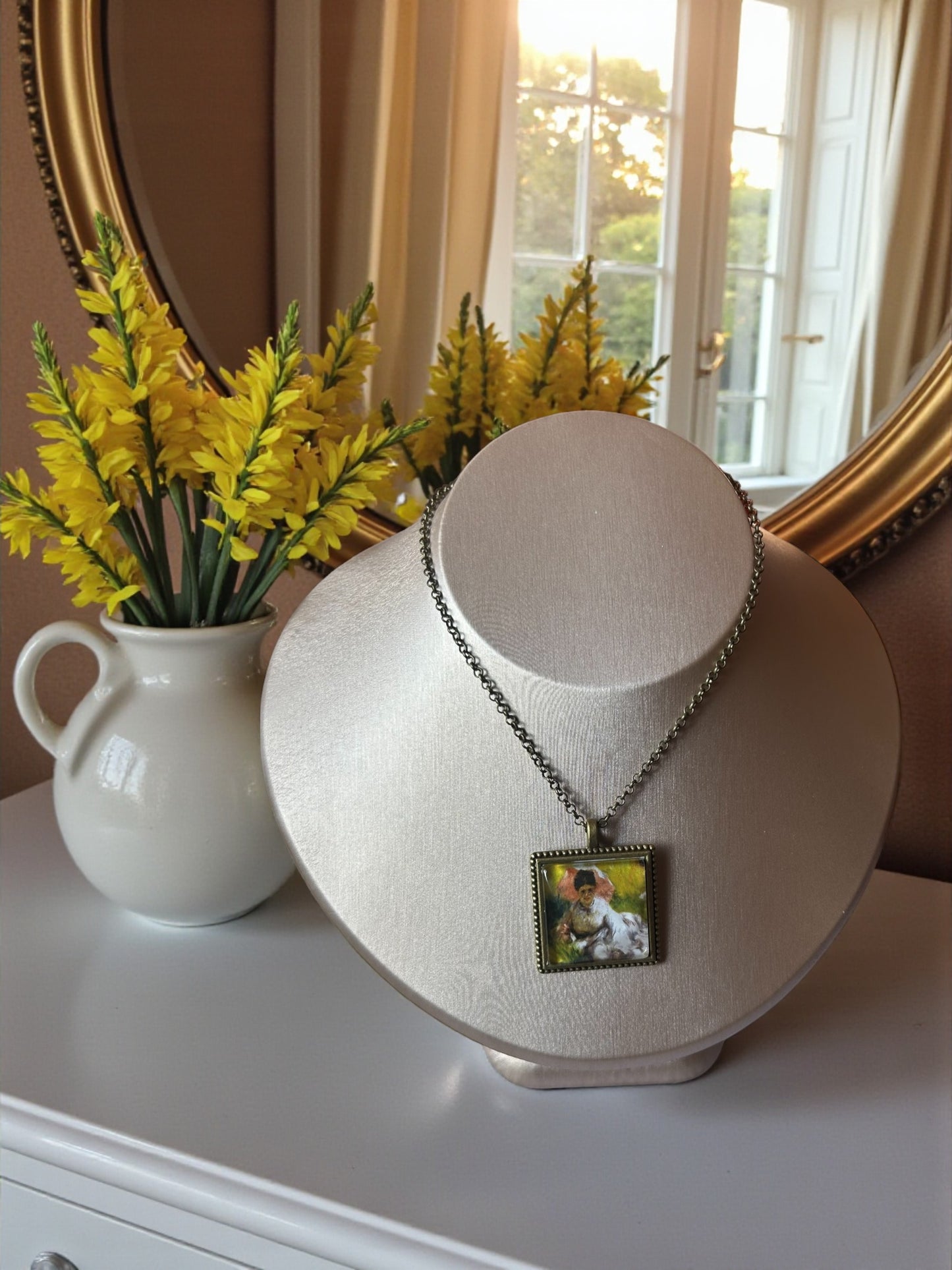 Collana con francobollo vintage Renoir - Femme à l'ombrelle et enfant