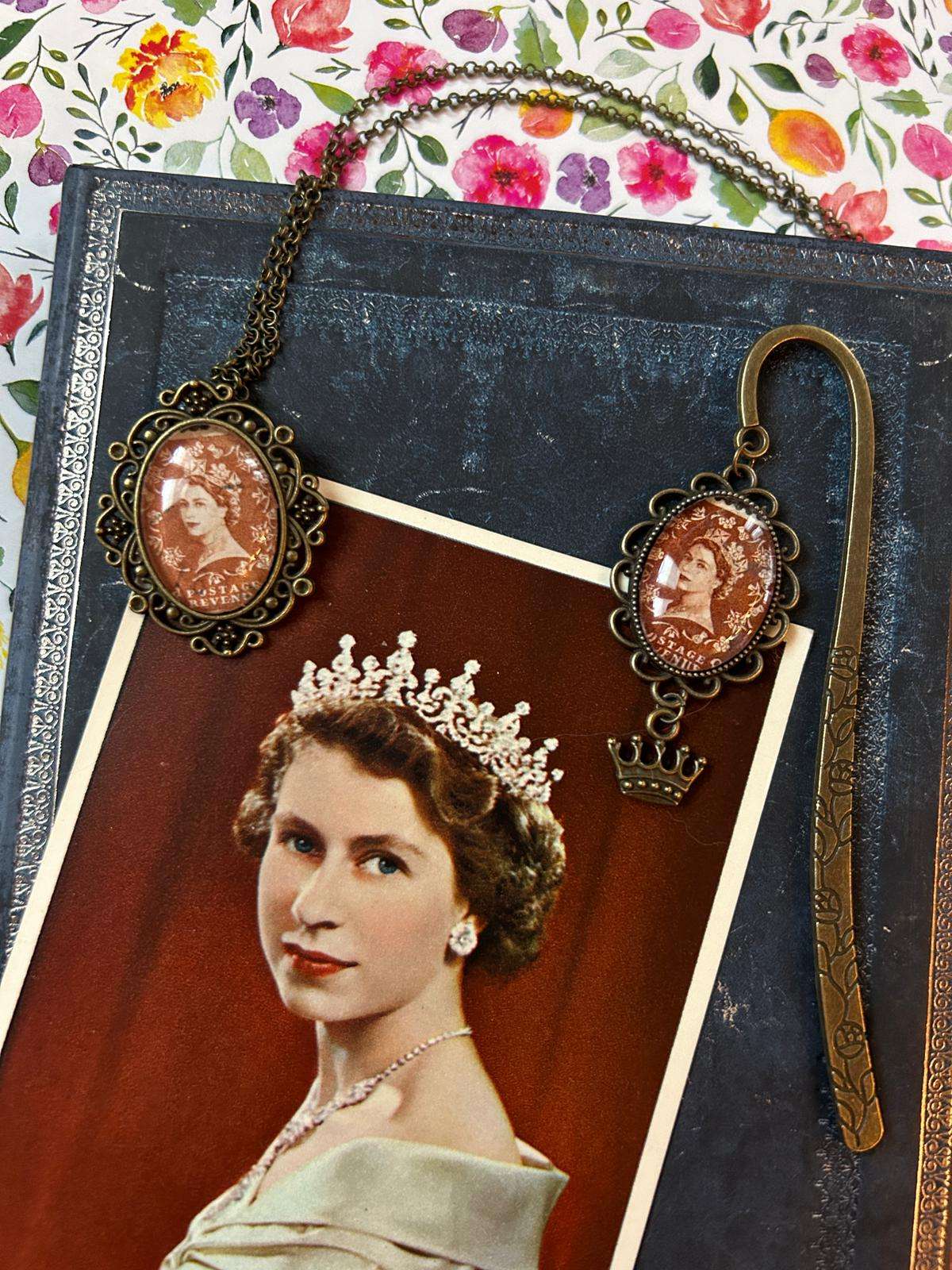 Regina Elisabetta Vintage - Collana con Francobollo Inglese - Lady Nostalgia