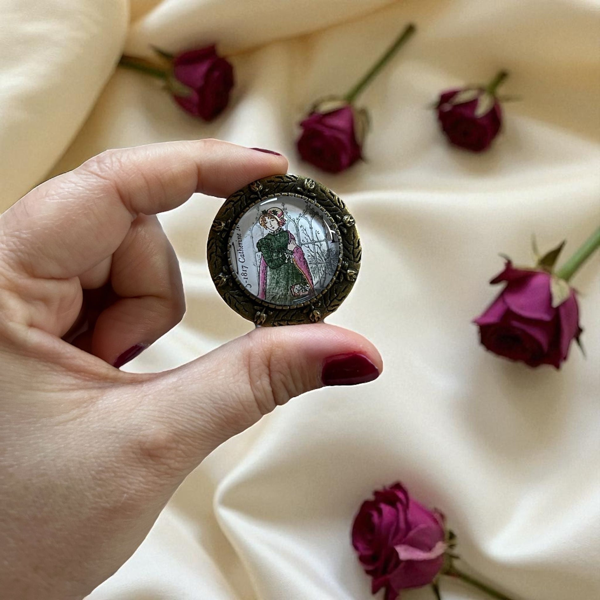 Spilla Jane Austen Catherine Morland Francobollo - Lady Nostalgia